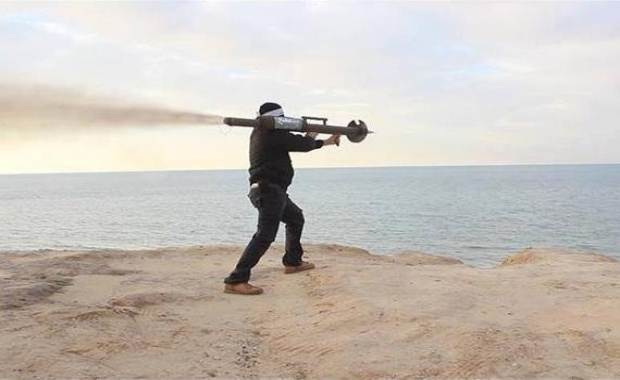 الخسران المبين: كتائب المجاهدين تستهدف زورق صهيوني ببحر غزة بصاروخ موجه واصابته بشكل مباشر